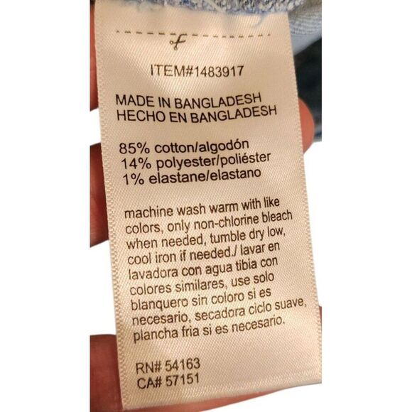 DKNY Jeans Distressed Light Wash Stretch Waist Jean Shorts Womens Size M Blue - Picture 6 of 6